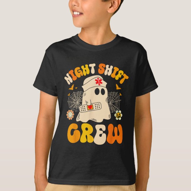 Night Shift Crew Ghost Halloween Nurse Funny T Shirt (Framsida)
