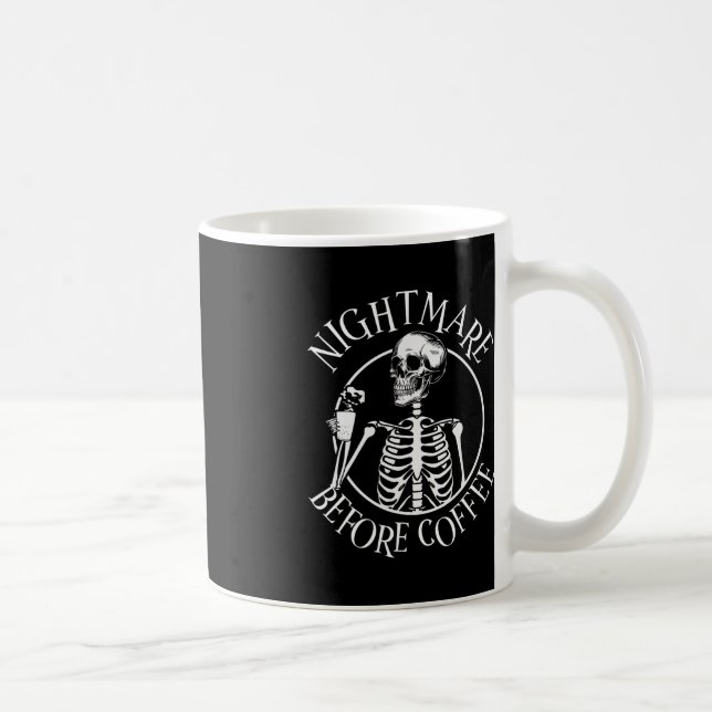 Nightmare before Coffee Halloween Skeleton Holding Kaffemugg (Höger)