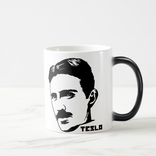 Nikola Tesla porträttmugg Magisk Mugg (Höger)