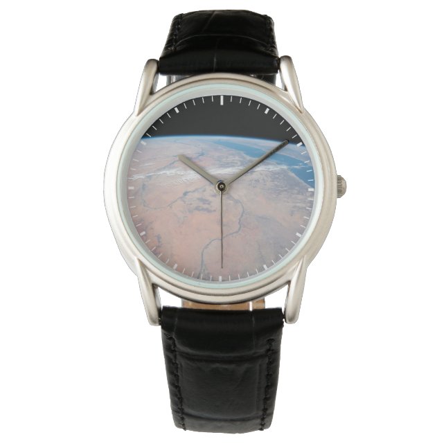 Nile River Winding Northward intill Röda havet Armbandsur (Framsida)