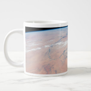 Nile River Winding Northward intill Röda havet Jumbo Mugg