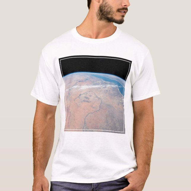 Nile River Winding Northward intill Röda havet T Shirt (Framsida)