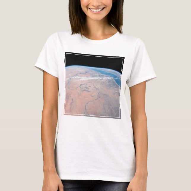 Nile River Winding Northward intill Röda havet T Shirt (Framsida)