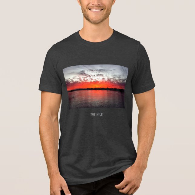 Nilen, Dramatisk solnedgång. T Shirt (Framsida)