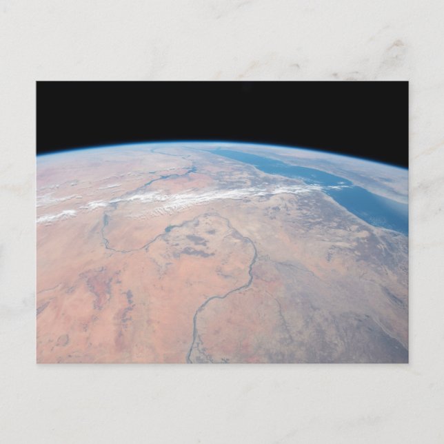 Nilen som slingrar sig norrut intill Röda havet Vykort (Framsida)