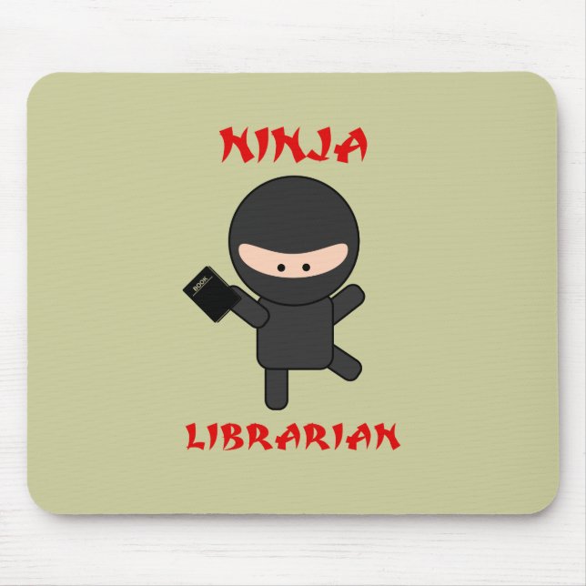 Ninja bibliotekarie med boken musmatta (Framsidan)