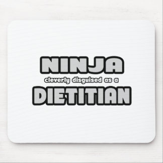 Ninja Cleverly förklädd som dietitist Musmatta