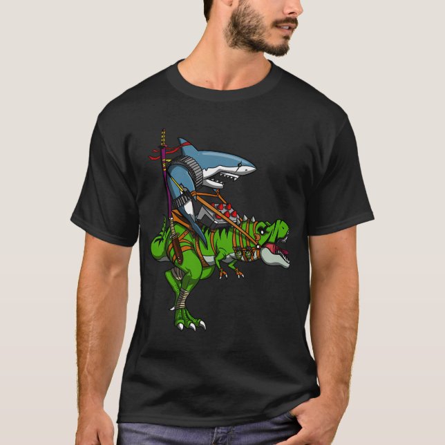 Ninja haj ritt på T-Rex dinosaur T Shirt (Framsida)