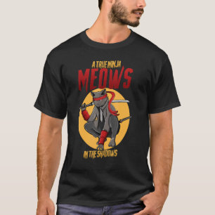 Ninja-katt med katana i skuggor t shirt