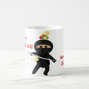 Ninja med sömnadnålmuggen kaffemugg