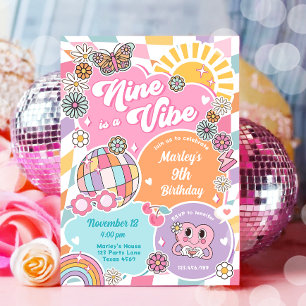Nio är en Vibe Retro Preppy Varsity Disco Birthday Inbjudningar