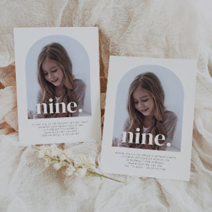 Nio Arched Photo Birthday Inbjudningar