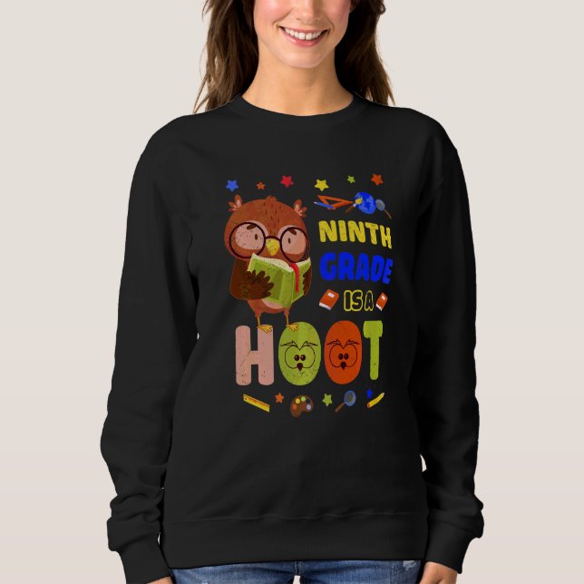 Nionde klass är en höst rolig uggla tillbaka till  t shirt (Framsida)