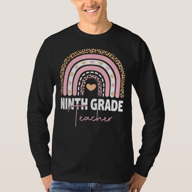 Nionde Klass-lärarteamet 9th Klass Square Rainbow T Shirt (Framsida)