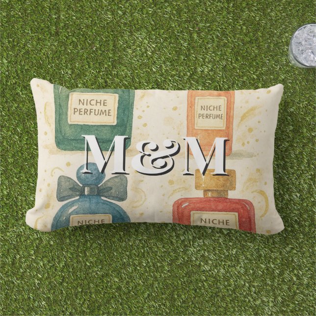 Nischparfymsamling, Monogram Vattenfärg  Lumbarkudde (Gräs)