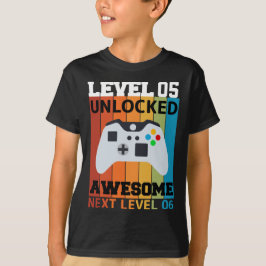 Nivå 05 Olåst födelsedag T-Shirt
