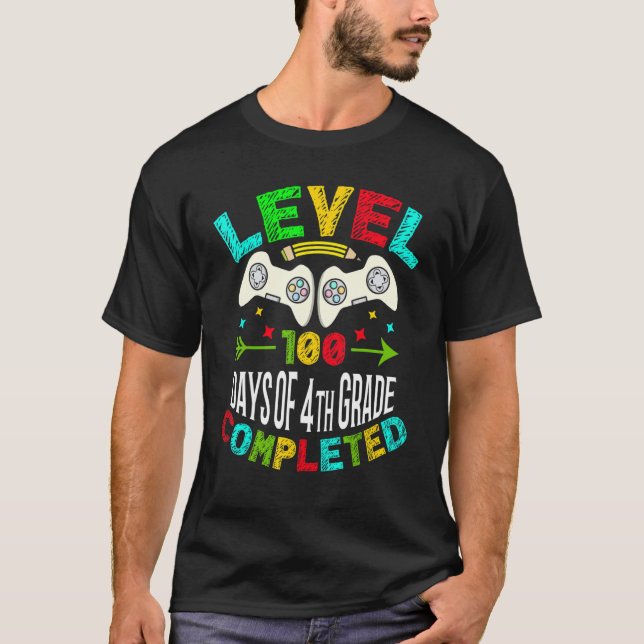Nivå 100 dagar av fjärde Klass avslutade Elementär T Shirt (Framsida)