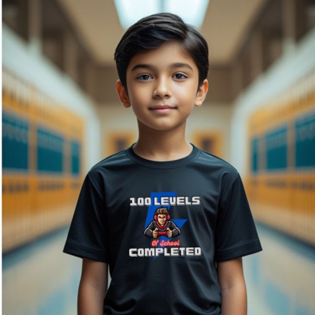 Nivå 100 dagar för barnskolan som avslutats t shirt (Skapare uppladdad)