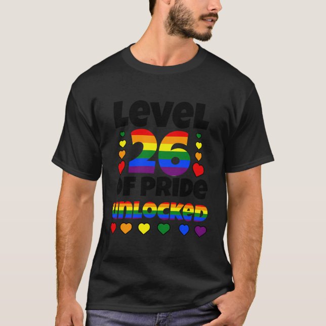 Nivå 26 av Pridet olåst regnbåge Lgbt 26:e födseln T Shirt (Framsida)