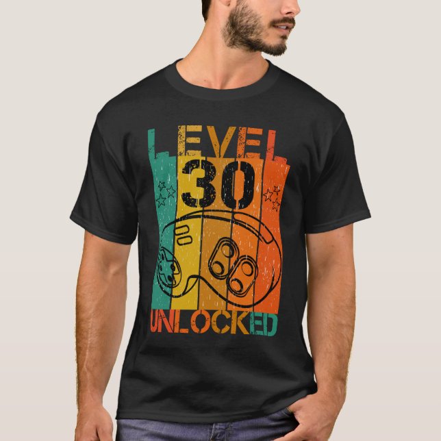 NIVÅ 30 OLÅST FUNNY GAMER GEEK 30ÅRS FÖDELSEDAG T SHIRT (Framsida)
