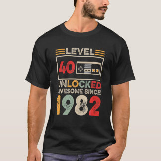 Nivå 40 olåst 40:e födelsedagen Fantastisk 1982 40 T Shirt