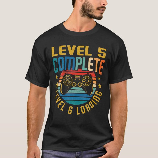 Nivå 5 Fullständig nivå 6 Belastning 5:e födelseda T Shirt (Framsida)