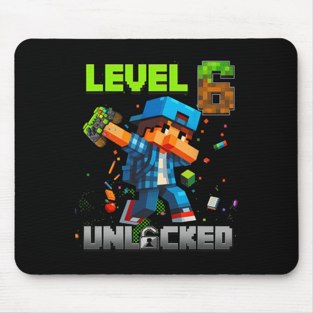 Nivå 6 Upplåst Rolig Födelsedags Pojke Pixel Spela Musmatta (Framsidan)