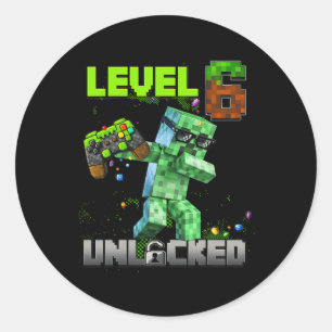 Nivå 6 Upplåst Rolig Födelsedags Pojke Pixel Spela Runt Klistermärke