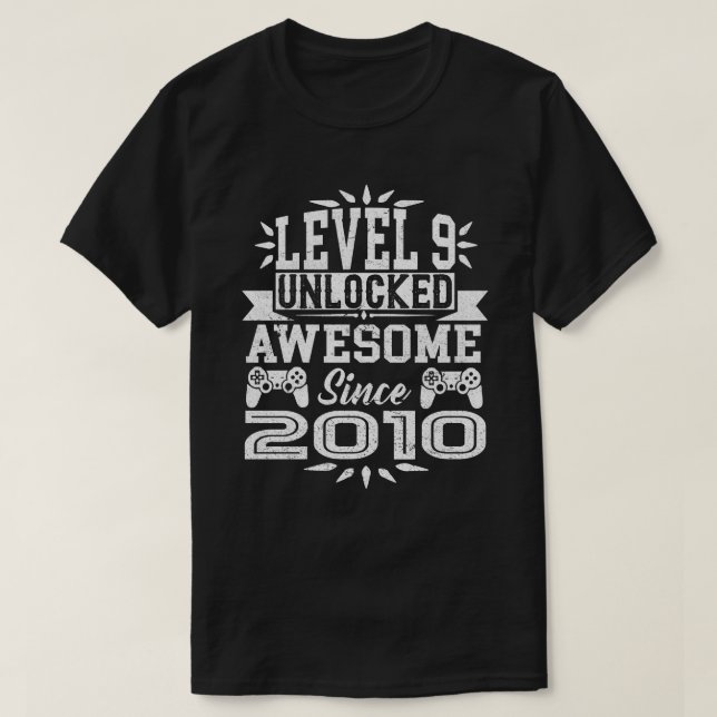 Nivå 9 olåst Fantastisk sedan 2010 9:e födelsedage T Shirt (Design framsida)