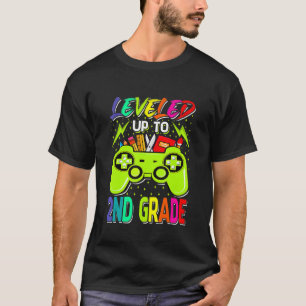 Nivå upp till 2:a Klass Gamer Back to school först T Shirt