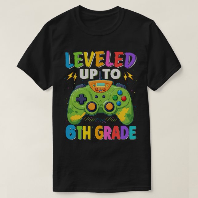 Nivå upp till 6e Klass Gamer Back to school T Shirt (Design framsida)