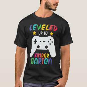 Nivå upp till Kinder Garten Gaming Back to school T Shirt