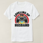Nivå upp till Make Groom för att bli en rovspelare T Shirt<br><div class="desc">En lustig groom att spela förlovning-annonsering som säger "Leveling Up To Make" för en spelare som gifta sig och kommer att bli ett framtida Make.</div>