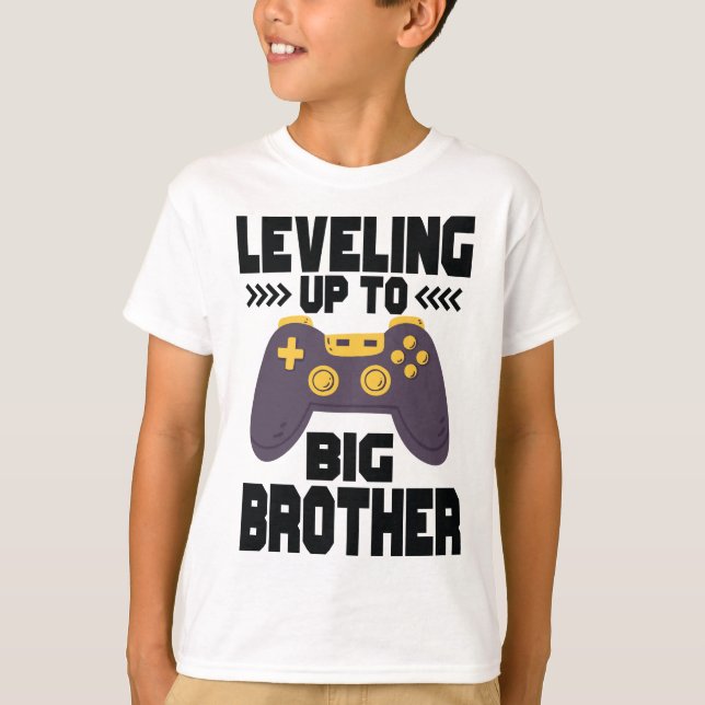 Nivå Upp Till Storebror Rolig Gaming T Shirt (Framsida)