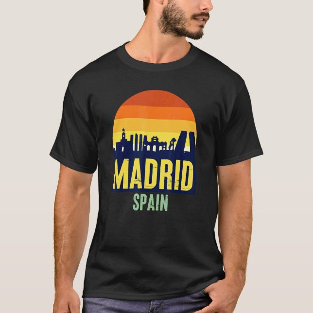 Njut av Bära Coola Madrid Spain Skyline Graphic 2 T Shirt (Framsida)