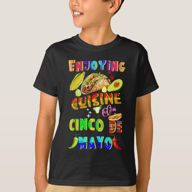 Njut av Cuisineet på Cinco de Mayo T Shirt (Framsida)