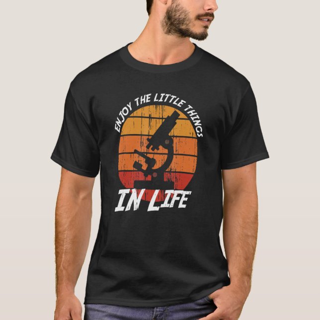 Njut av den lilla Saken i biologen Life T Shirt (Framsida)