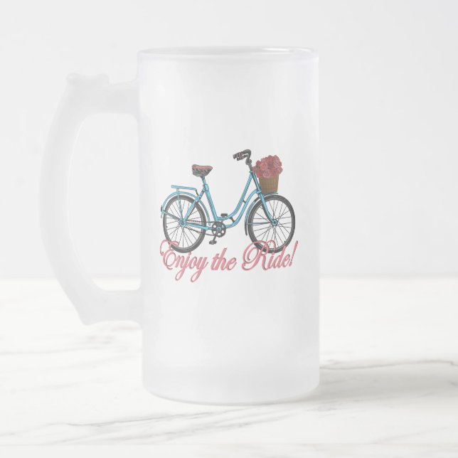 Njut av den trippelcykliska tuggan frostat ölglas (Vänster)