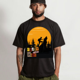 "Njut av Helgdag Hike" T Shirt