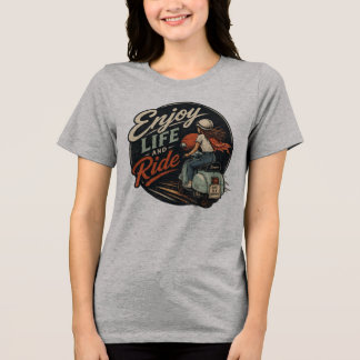 Njut av livet och kör vintage Vespa  T Shirt