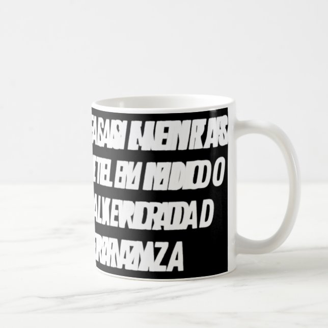 No Cedas Ante Las Mentiras (vit) Kaffemugg (Höger)