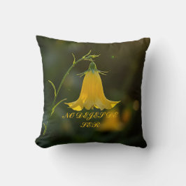 No dejes de ser / Yellow Flower Throw Pillow  Kudde