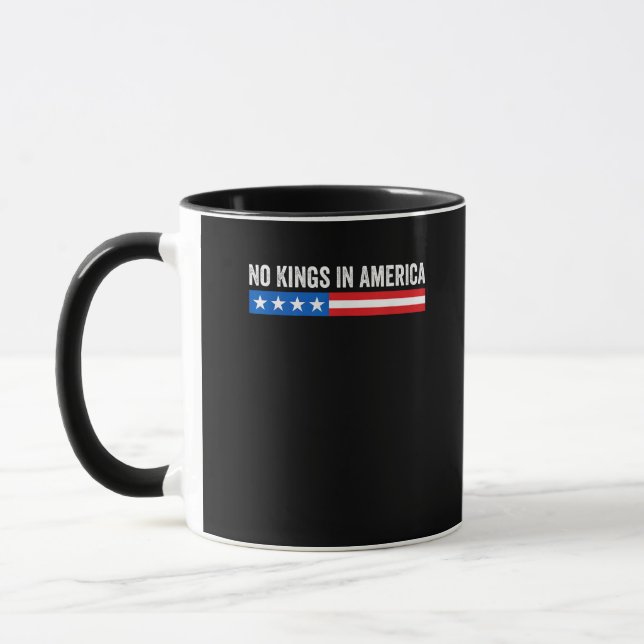 No Kings In America Patriotic Style Mugg (Vänster)