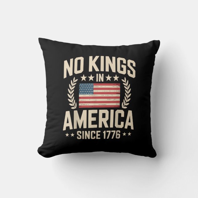 No Kings In America Since 1776 Casual Cool Design Kudde (Framsida)