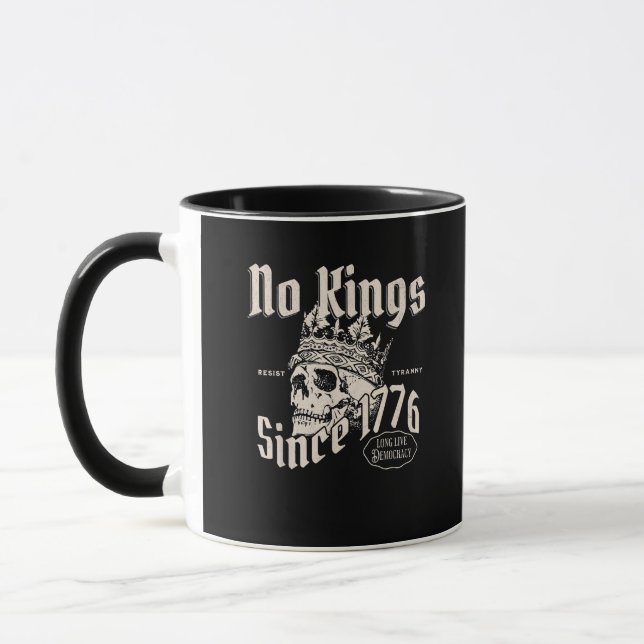 No Kings In America Since 1776 Freedom Spirit Look Mugg (Vänster)