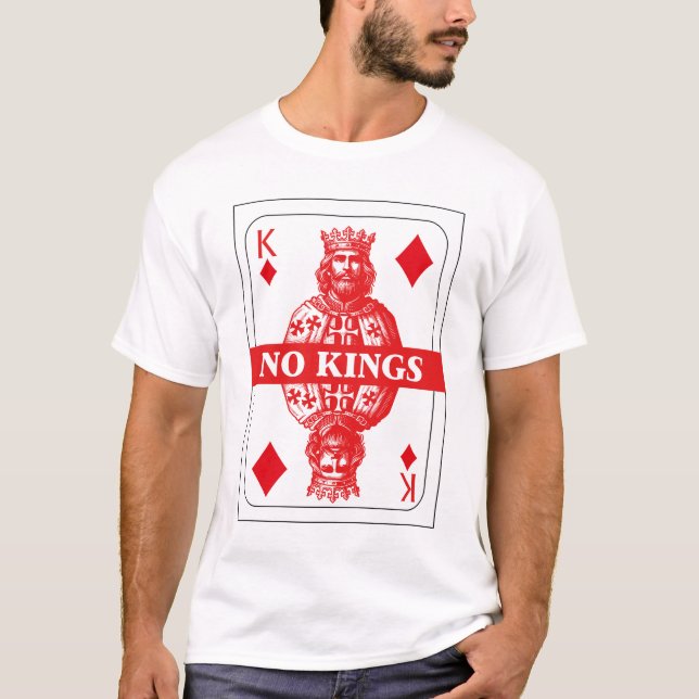 No Kings Playing Card Shirt – Red Diamond King Gra T (Framsida)