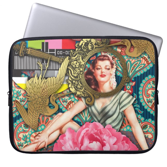 No-signal - Cheeky Dam Digital Collage Laptop Sleeve (Framsidan)