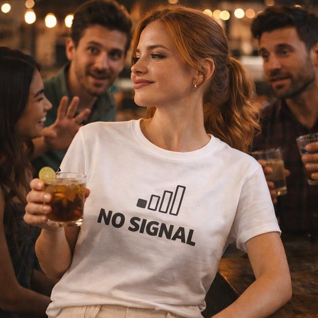 No Signal Minimal Tech Humor T-Shirt (Skapare uppladdad)