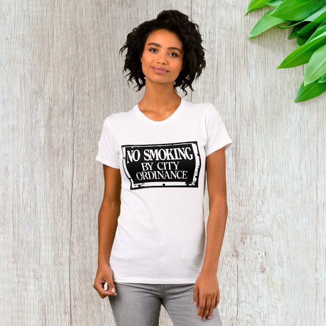 No Smoking By City Ordinance Womens T-Shirt (Skapare uppladdad)