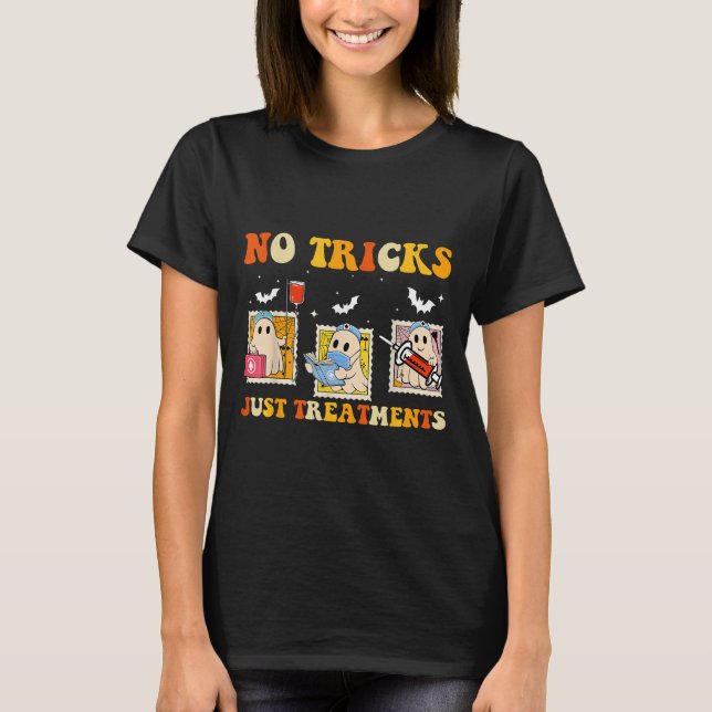 No Tricks Just S Funny Halloween Ghost Nursing  T Shirt (Framsida)